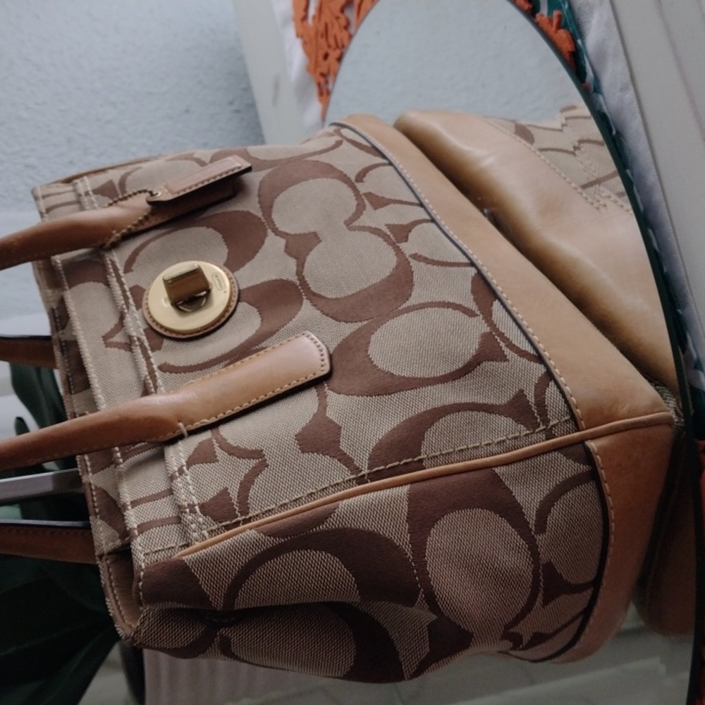 Authentic Coach legacy Madeline. - Picture 2 of 12